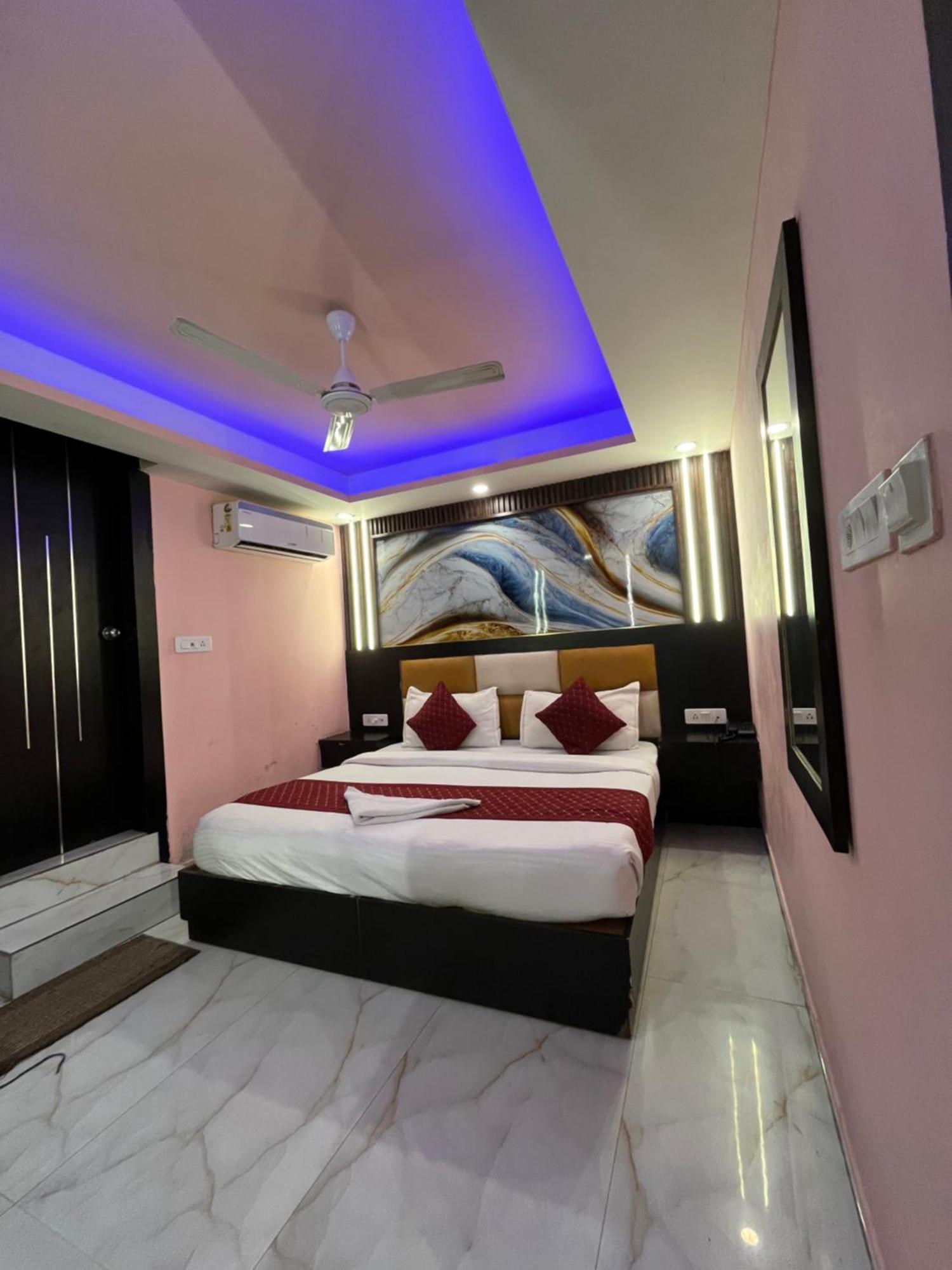 Jupiter Plaza Delhi Airport Hotel New Delhi Exterior photo